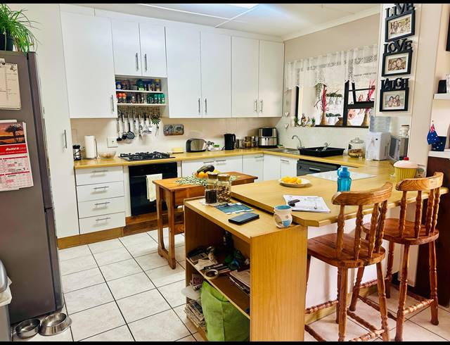 2 BEDROOM TOWNHOUSE FOR SALE IN GONUBIE